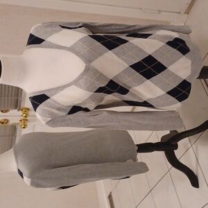 4/$80 New Gray, White & Black Knit Sweater - Size Medium